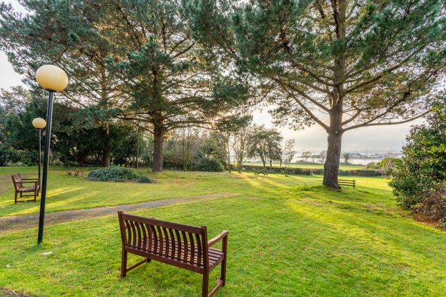 30, Garden Mews, Warsash photo 2