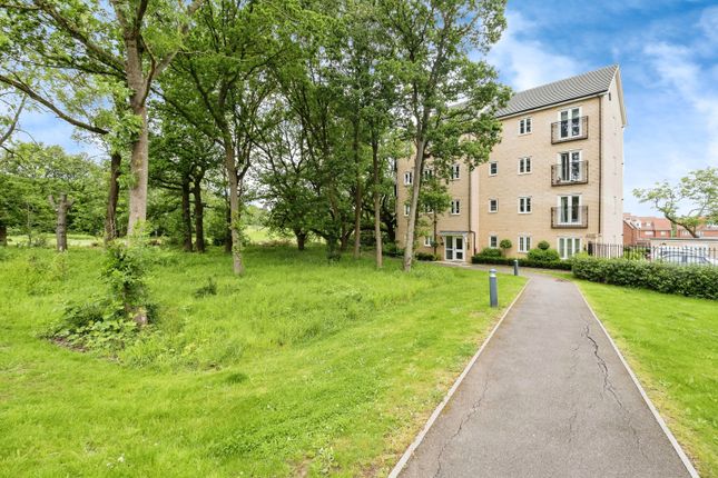Thumbnail Flat for sale in 10 Periwinkle Gardens, Chigwell