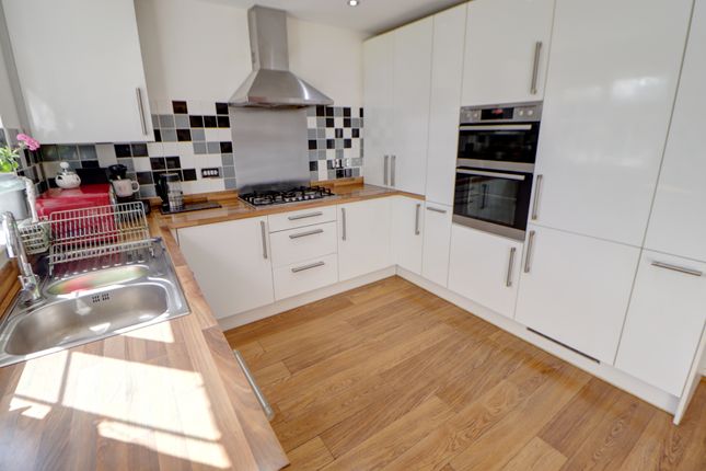 38, Trippear Way, Heywood photo 3