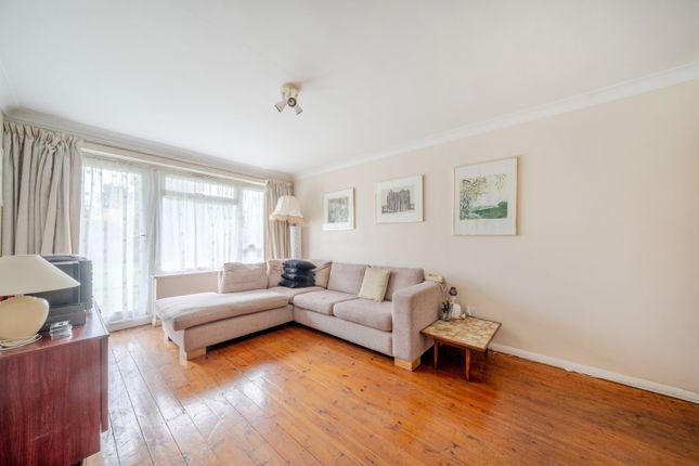 1-bed flat on Flat 23, Beechcroft,, Galsworthy Road, Kingston upon Thames, £240,000