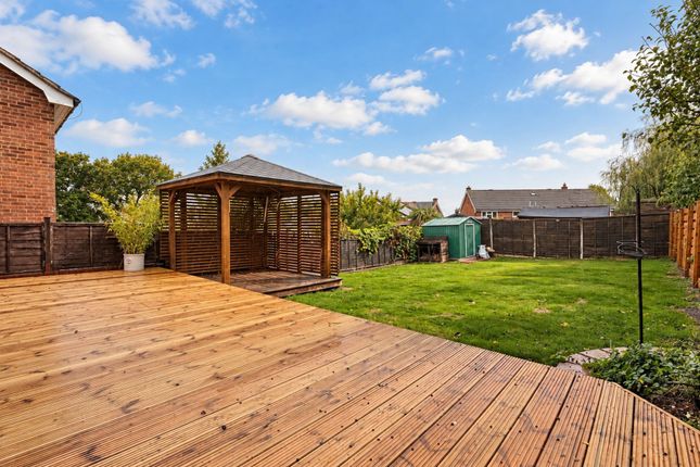 23 Englefield Crescent, Rochester photo 2