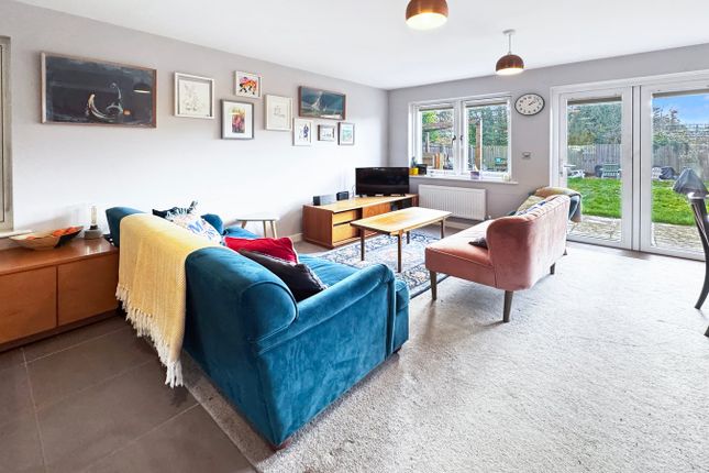 4, Phillips Way, Amersham photo 2