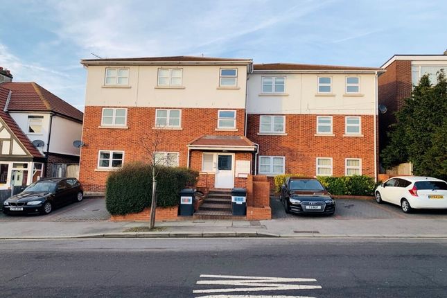 Thumbnail Flat to rent in Wanstead Lane, Ilford