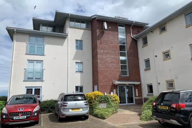 2-bed flat on 9, Halyard Place, Minehead, £950/mo