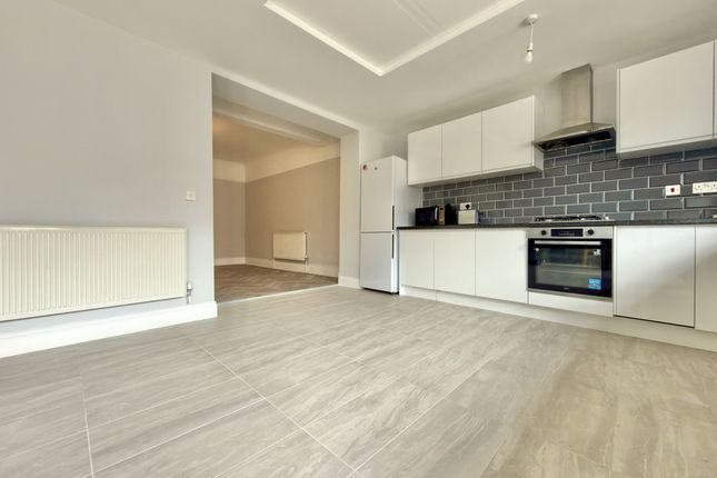471, Cranbrook Road, ILFORD photo 3