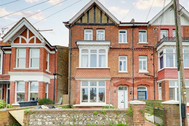 1-bed house on Room 4, 41 Warwick Gardens, Worthing, £885/mo