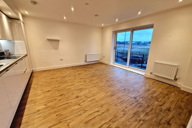 Thumbnail Flat to rent in Stirling Drive, Luton