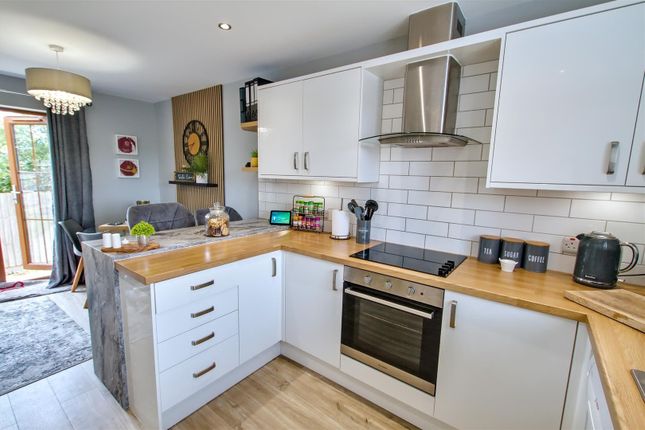 25, Maes Rheithordy, Cardigan photo 2