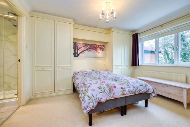 Detached house for sale in Midsummer Meadow, Caversham Heights, Reading