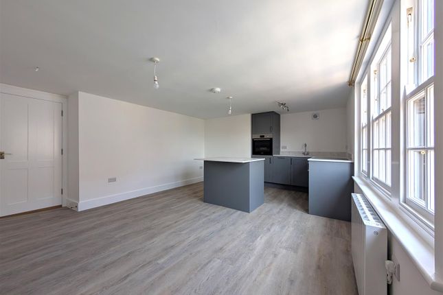 Flat 2, 10, Fairfax Place, Dartmouth photo 4