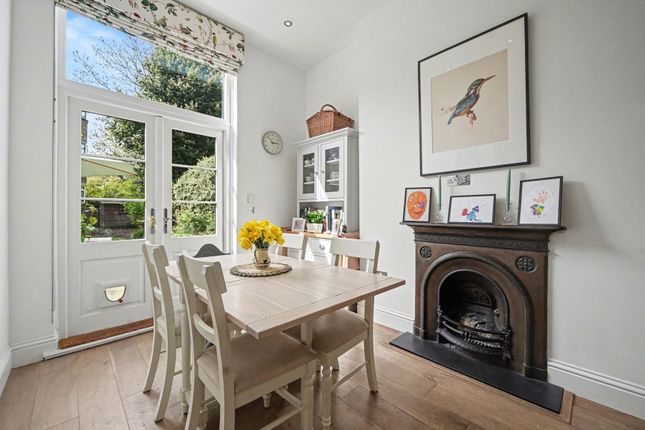 Flat 2, 89, Priory Road, London photo 3