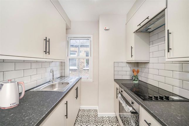 Flat B, 83, Cavendish Road, London photo 3