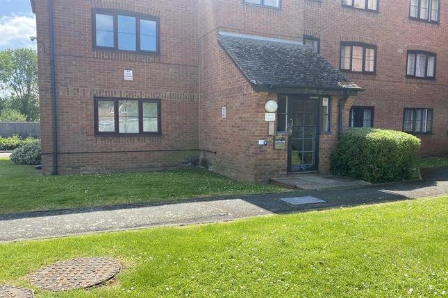 Thumbnail Flat for sale in Curzon Drive, Grays