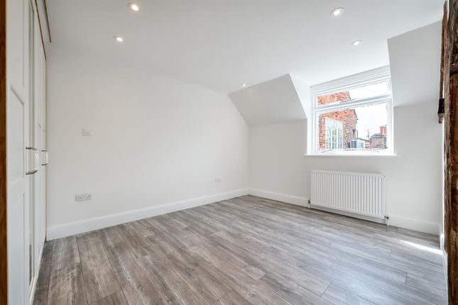 Flat to rent in Wokingham, Berkshire