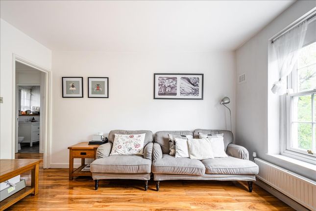 Flat for sale in Killick Street, Islington