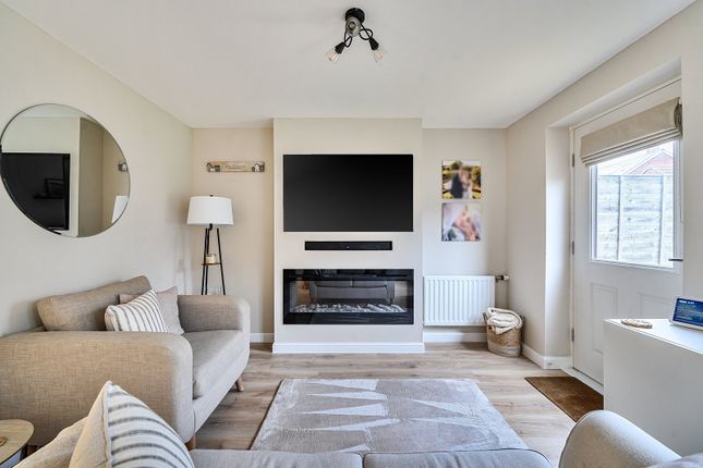 64, Turnberry Close, Southampton photo 4