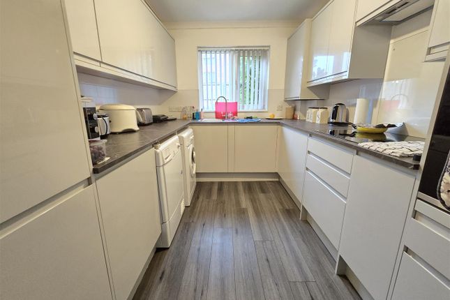 12, Innes Court, Station Road, Sturminster Newton photo 3