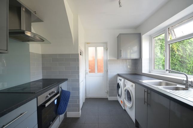 113, Spring Rise, Egham photo 4