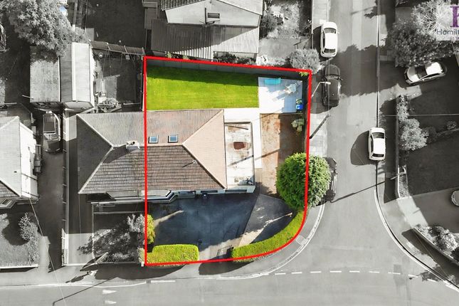14, Enfield Drive, Bradford photo 2