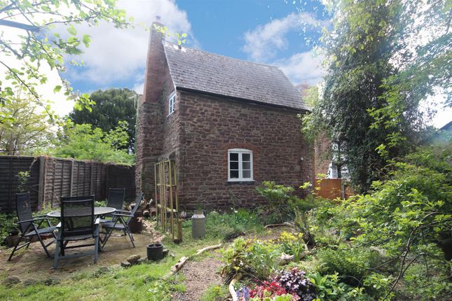 Thumbnail Cottage for sale in The Courtyard, Hever Road, Lower Bullingham, Hereford