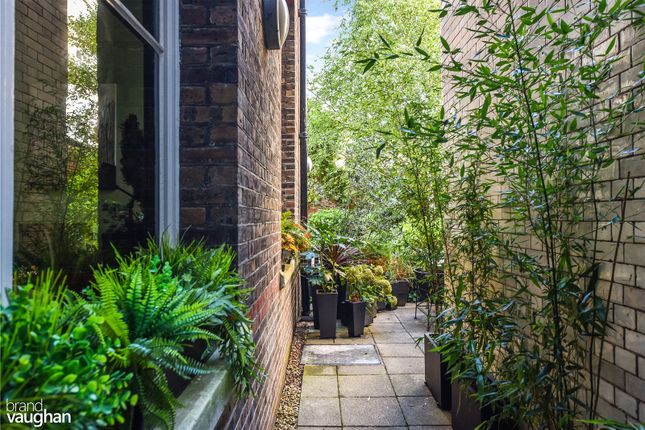 Flat for sale in Richmond Terrace, Brighton, East Sussex