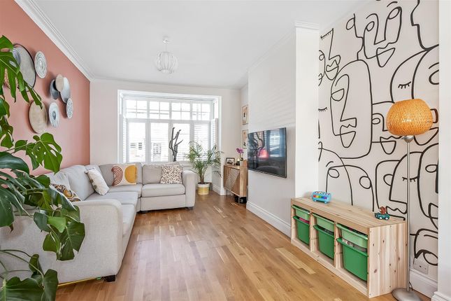 6, Foxley Gardens, Purley photo 4