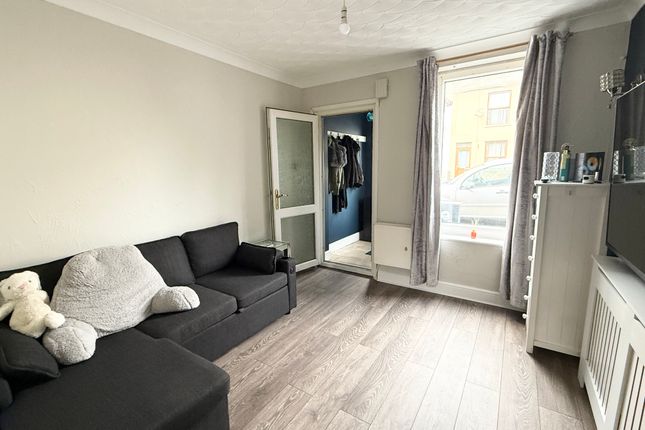 18, Stanford Street, LOWESTOFT photo 5