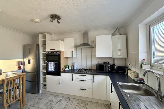 99, Blakes Way, Eastbourne photo 2