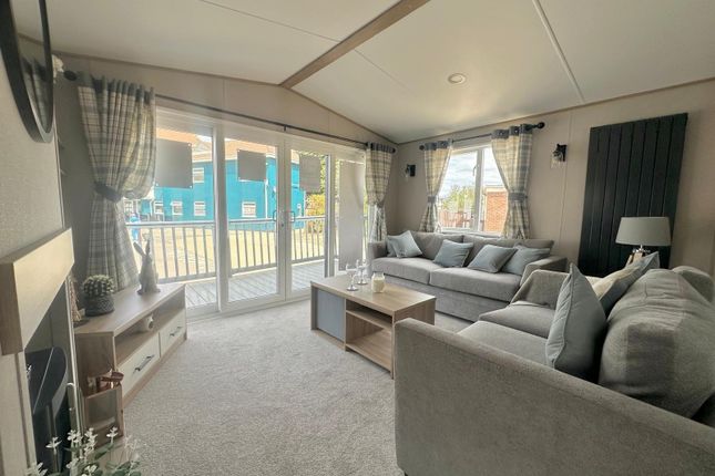 2, Broadland Sands Holiday Park, Coast Rd, Lowestoft photo 3