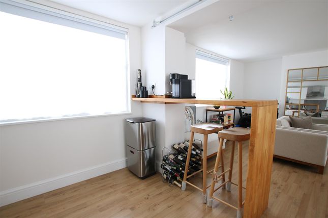 1 Devonshire House, Church Street, Leatherhead photo 4