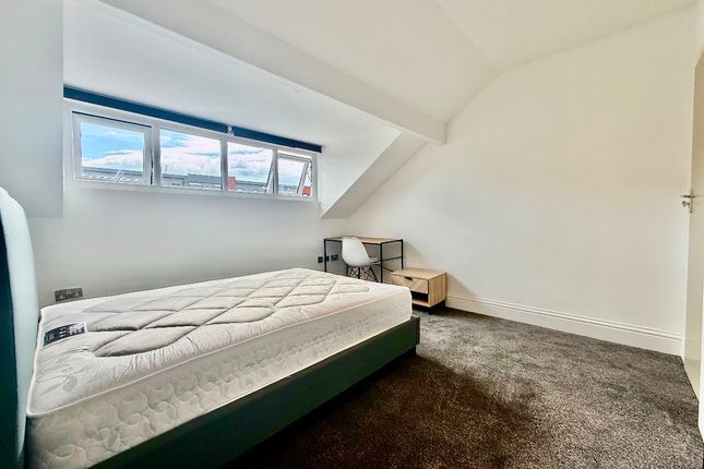 Room 4, 11a Mowbray Street, Sheffield photo 3