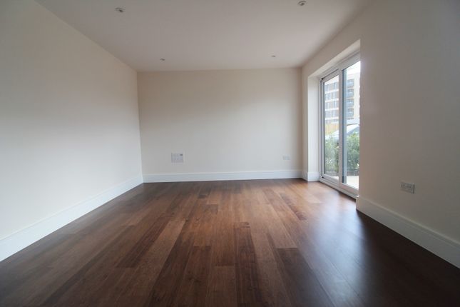 Flat to rent in Champlain Street, Reading