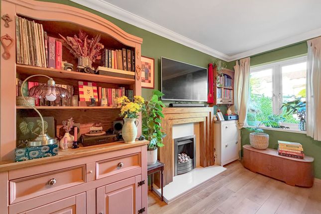18 Badham Close, Caerphilly photo 4