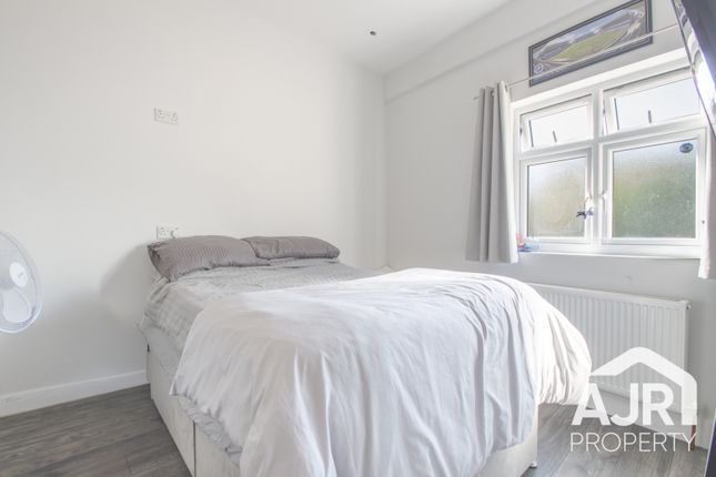 3C Lingfield Crescent, London photo 5