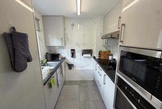 24, Flat 24, Oakdene Close photo 4