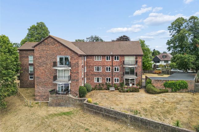 31, Hillrise, Walton-On-Thames photo 2