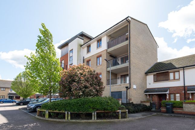 Thumbnail Flat for sale in Mallory Close, Gravesend, Kent