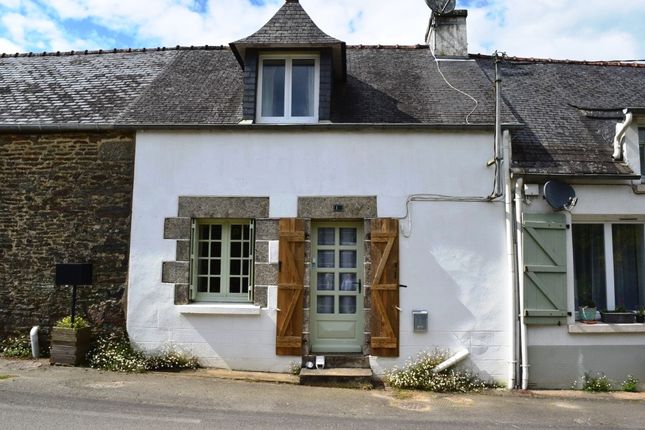 Thumbnail Terraced house for sale in 22570 Perret, Côtes-D'armor, Brittany, France