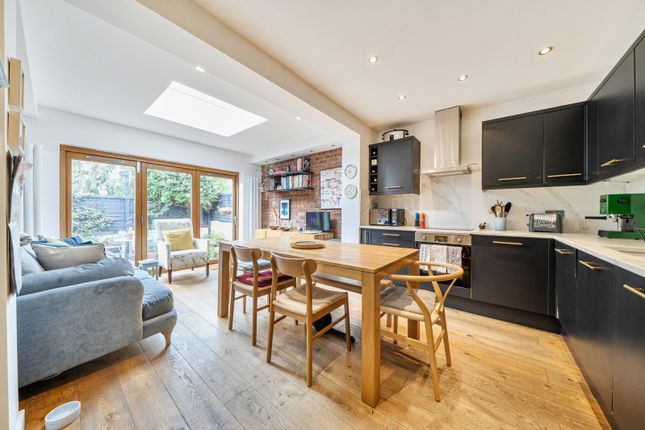 25, Dutton Street, London photo 3