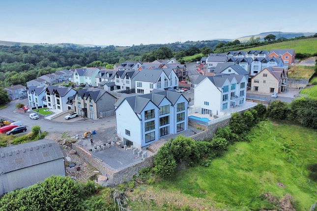 24, Abergarw Meadow, Bridgend photo 2