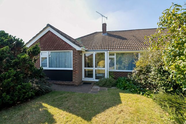 Thumbnail Bungalow for sale in Malvern Way, Twyford, Reading, Berkshire