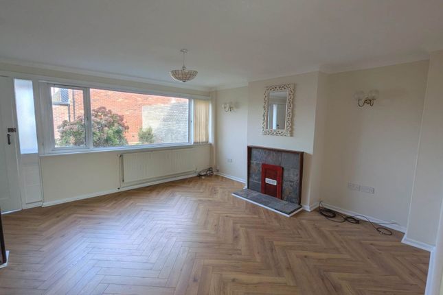 19, Downview Close, Chichester photo 3