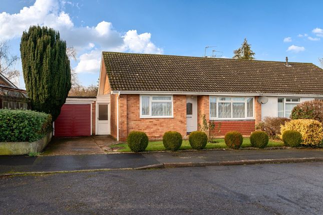 2-bed bungalow on 5, Hawthorn Close, Hampshire, £495,000