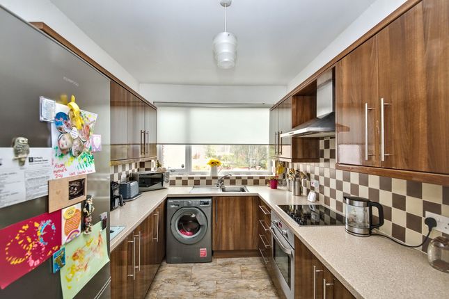 9 Marus Avenue, Wigan photo 3