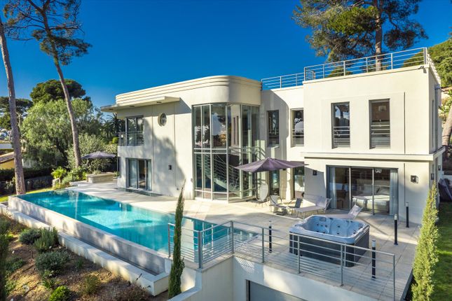 Thumbnail Villa for sale in Juan-Les-Pins, Alpes-Maritimes, Provence-Alpes-Côte d`Azur, France