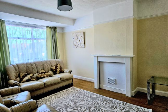 1 Bedroom Maisonette With Parking!