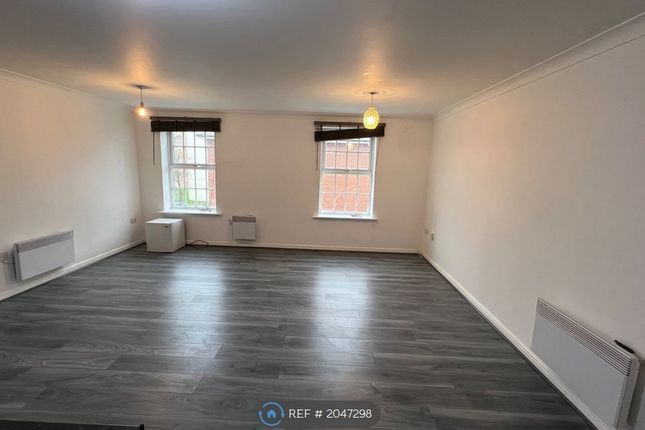 Thumbnail Flat to rent in Alexandra House, Gloucester