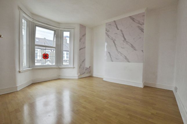 27, Kildare Road, Canning Town photo 2
