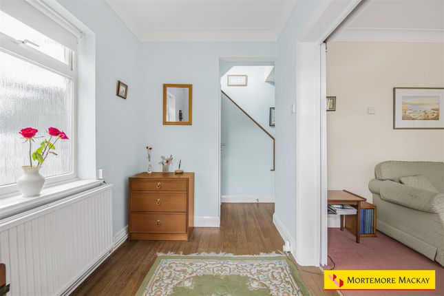 67, Oakwood Crescent, London photo 2