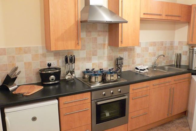 318, Whitehall Road, Leeds photo 3